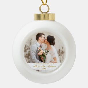 Elegant Gold Script ons eerste kerstfeest Keramische Bal Ornament