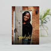 Elegant Gold Script Photo Afstuderen Folie Uitnodiging (Staand Voorkant)