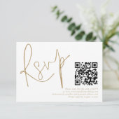 Elegant Gold Script QR Code Wedding RSVP Kaart (Staand voorkant)