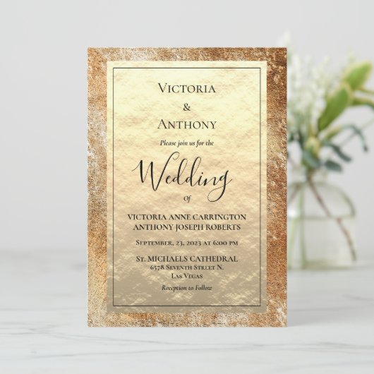 Elegant Gold Script Rustic Wedding Invitat Kaart (Staand voorkant)