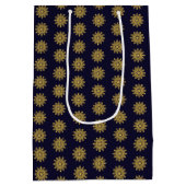 Elegant Gold Snowflake Holiday Gift Bag Medium Cadeauzakje (Achterkant)