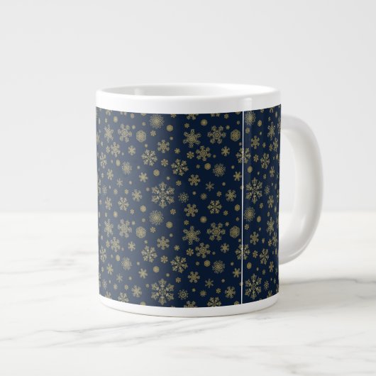 Elegant Gold Snowflake Winter Pattern Grote Koffiekop (Voorkant rechts)