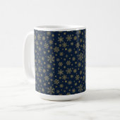 Elegant Gold Snowflake Winter Pattern Koffiemok (Voorkant links)