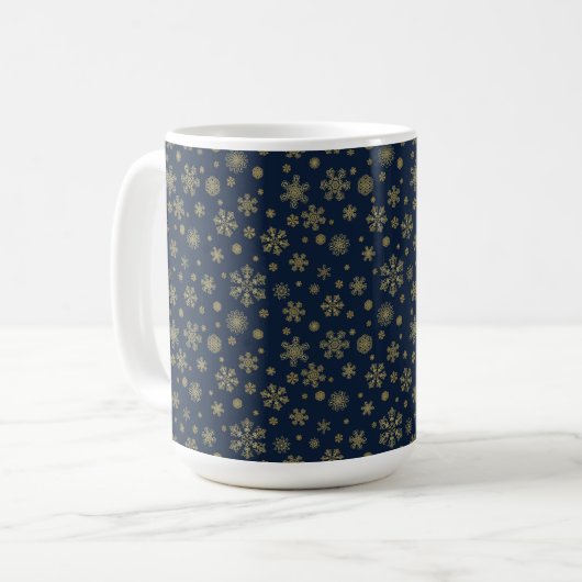 Elegant Gold Snowflake Winter Pattern Koffiemok (Voorkant links)