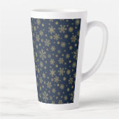 Elegant Gold Snowflake Winter Pattern Latte Mok (Rechts)