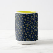 Elegant Gold Snowflake Winter Pattern Tweekleurige Koffiemok (Center)