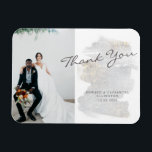 Elegant Gold-Touch Silver-Grey Wedding Hartelijk d Magneet<br><div class="desc">Classy-ontwerp is voorzien van een gouden glitterige en zilvergrijze waterverf achtergrond.  Gewoon perfect voor je winter- en/of vakantiebruiloft,  jubileum en nog veel meer.  Maak foto's,  namen en datum van keuze eenvoudig aan te passen.</div>