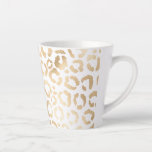 Elegant Gold White Leopard Cheetah Animal Print Latte Mok<br><div class="desc">Deze elegante en chic animal print is perfect voor de stijlvolle en trendy fashionista. Het is voorzien van een handgetekend faux bedrukt gouden folie cheetah leopard patroon boven op een eenvoudige witte achtergrond. Welke kan worden veranderd door op de pas opties aan te klikken. Het is een luxueus en stijlvol...</div>