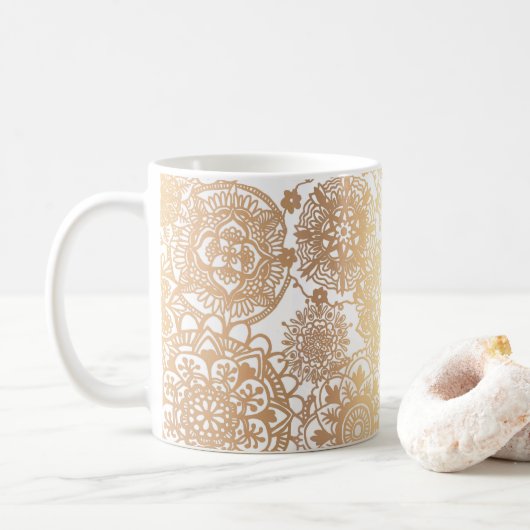 Elegant Gold White Mandala Pattern Koffiemok (Met donut)
