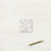 Elegant Gold White Marble Monogram Post-it® Notes (Op bureau)