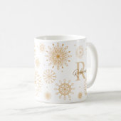Elegant Gold Winter Geëerd Snowflake Monogram Koffiemok (Voorkant rechts)
