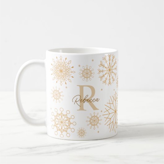 Elegant Gold Winter Geëerd Snowflake Monogram Koffiemok (Links)