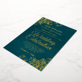 Elegant Golden Curls & Swirls Dark Teal Wedding Folie Uitnodiging (Gedraaid)