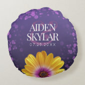 Elegant Golden Daisies met Paarse Glitter Wedding Rond Kussen (Achterkant)