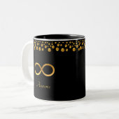 Elegant Golden Infinity Symbool & Confetti op zwar Tweekleurige Koffiemok (Voorkant links)
