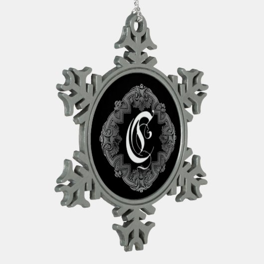 Elegant Gothic Initiaal C Snowflake Ornament (Links)