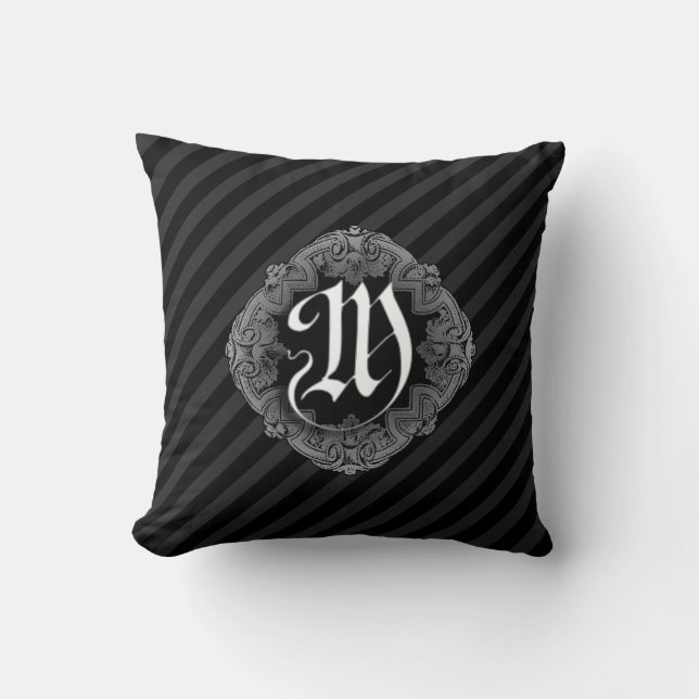 Elegant Gothic Initiaal M Sierkussen (Voorkant)