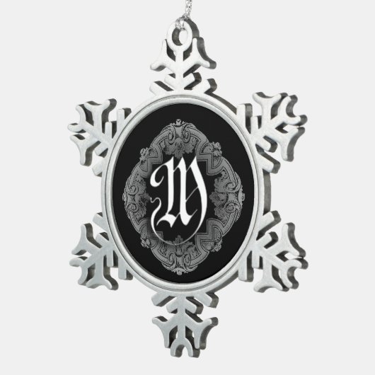 Elegant Gothic Initiaal M Snowflake Ornament (Rechts)