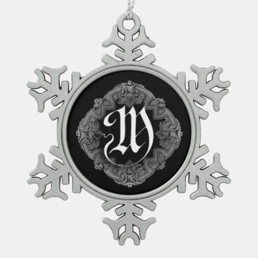 Elegant Gothic Initiaal M Snowflake Ornament (Voorkant)