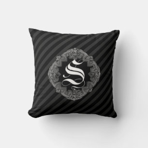 Elegant Gothic Initiaal S Sierkussen