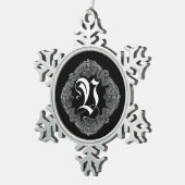 Elegant Gothic Initiaal V Snowflake Ornament (Rechts)