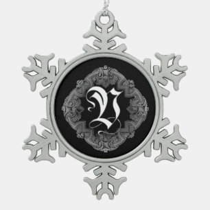 Elegant Gothic Initiaal V Snowflake Ornament
