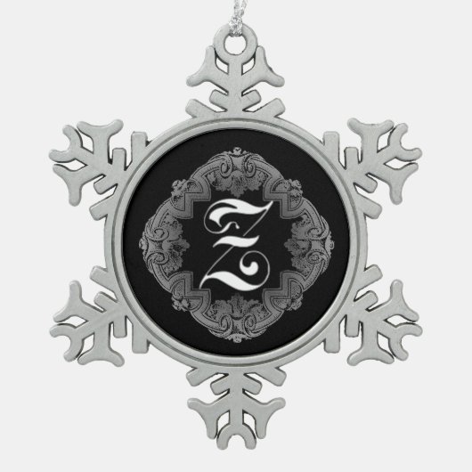 Elegant Gothic Initiaal Z Snowflake Ornament (Voorkant)