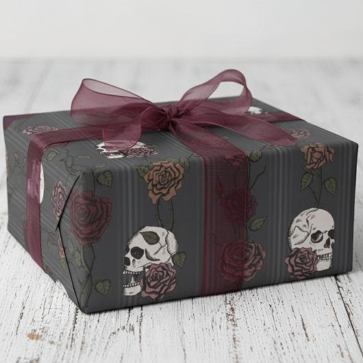 Elegant Gothic Skull & Rose Stripes Cadeaupapier