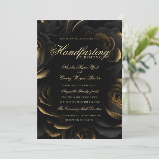 Elegant Gothic Zwart & Goud Rozen Handfasten Kaart (Staand voorkant)