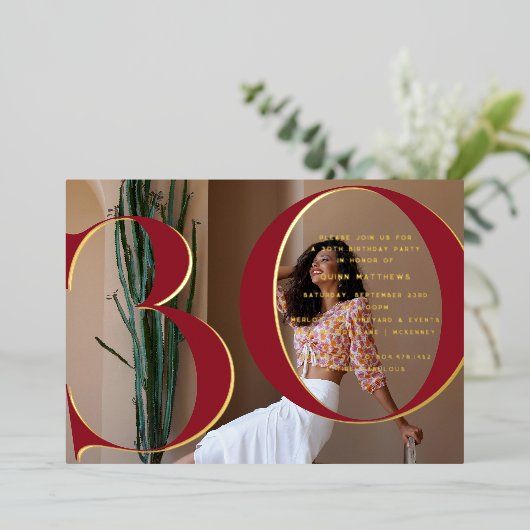 Elegant goud | 30e verjaardag Party Foto Folie Uitnodiging (Staand Voorkant)