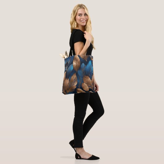 Elegant Goud Blauw Foliage Natuur Ontwerp Tote Bag (Op model)
