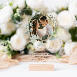 Elegant goud en groen Eucalyptus foto bruiloft Acryl Uitnodigingen