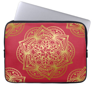 Elegant goud en rood mandala patroon laptop sleeve