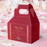 Elegant goud en rood, trouwringen bruiloft bedankdoosjes<br><div class="desc">Elegante en romantische, verfijnde en moderne decoratieve bedankdoos voor bruiloften met een prachtige achtergrond van levendig robijnrood met gouden rand en een paar stijlvolle trouwringen, een stijlvol ontwerp voor uw speciale dag. Ideaal voor lente- en zomerevenementen, maar kan worden gebruikt voor de Herfst / herfst en winter. Alle tekst is...</div>