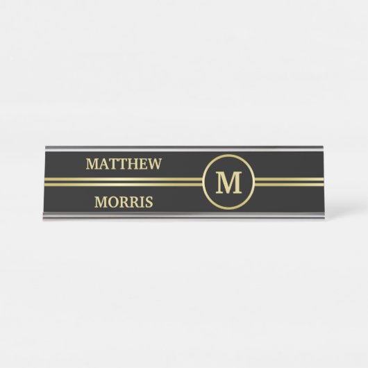 Elegant goud Gepersonaliseerd monogram op zwart Bureau Naambordje (Voorkant)