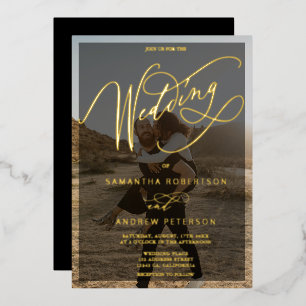 Elegant goud minimalistisch kalligrafieffotobruilo folie uitnodiging