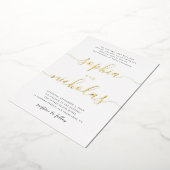 Elegant goud modern calligrafie script bruiloft folie uitnodiging (Gedraaid)