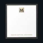Elegant Goud Monogram Initiaal Logo Notitieblok<br><div class="desc">Verhoog uw financiële planning en vermogensbeheer met ons Elegant Gold Monogram Initiaal Logo Notitieblok. Dit notitieblok is tot in de puntjes gemaakt en toont een geborsteld gouden monogram initiaal embleem, dat professionaliteit en verfijning uitstraalt. Of het nu gaat om het noteren van strategieën, vergadernotities of klantinzichten, dit notitieblok voegt een...</div>