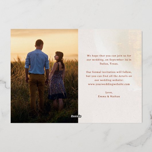 Elegant Goud Script | Foto Overlay De datum opslaa Folie Uitnodiging (Achterkant)