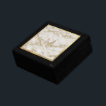 Elegant goud trim marmeren monogram cadeaudoosje<br><div class="desc">Digitaal ontworpen met een goudkleurig geaderd marmeren patroon in een goudkleurige kleur. Eenvoudig uw monogram initiaal naar keuze aanpassen. Geweldig geschenk en aandenken voor bruiloften,  dat wil zeggen bruidsmeisje,  bruid,  bruids team,  jubilea,  verjaardagen,  en bijna elke speciale gelegenheid.</div>