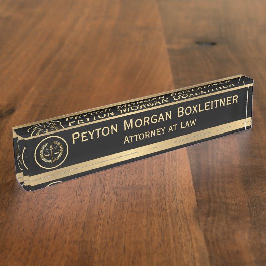 Elegant goud w zwart en schalen van justitie advoc naambordje (Zijkant)