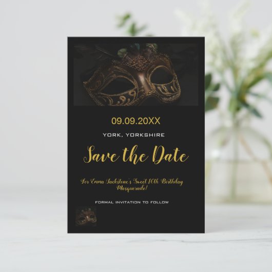 Elegant Goud Zwart Maskerade Masker Thema Sweet 16 Save The Date (Staand voorkant)