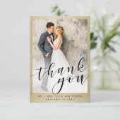 Elegant Goud Zwart Script Bruiloft Foto Dank u Bedankkaart (Staand voorkant)