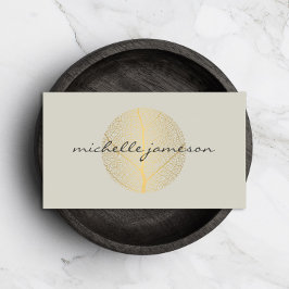 Elegant goudbladlogo op lichtbeige visitekaartje