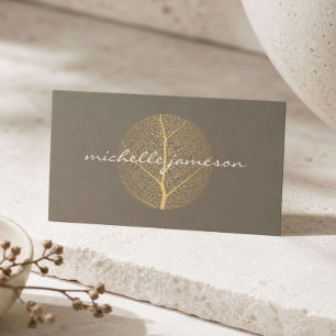 Elegant goudbladlogo op taupe visitekaartje