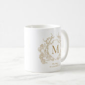 Elegant gouden bloemenkam monogram koffiemok (Voorkant rechts)