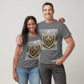 Elegant gouden embleem met  schild t-shirt (Unisex)