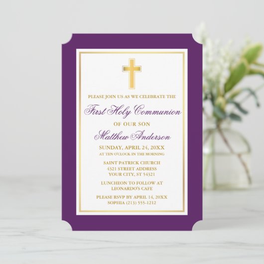 Elegant gouden kruis Paarse eerste communie Kaart (Staand voorkant)