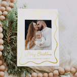 Elegant gouden lint boog 2 foto folie feestdagenkaart<br><div class="desc">Vier het seizoen met onze Elegant Gold Foil Ribbon Bow 2 Photo Holiday Kaart. Dit charmante ontwerp toont uw gekoesterde familiefoto omringd door een feestelijk gouden folie lint lijst, compleet met een boog aan de bovenkant. De witte achtergrond benadrukt prachtig de handgeschreven "Merry Christmas" groet in gouden folie script, die...</div>