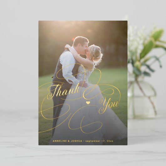 Elegant gouden script 2 foto bruiloft dank u kaart (Staand Voorkant)